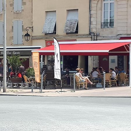 Entre Estuaire Et Citadelle Apartment Blaye Exterior photo