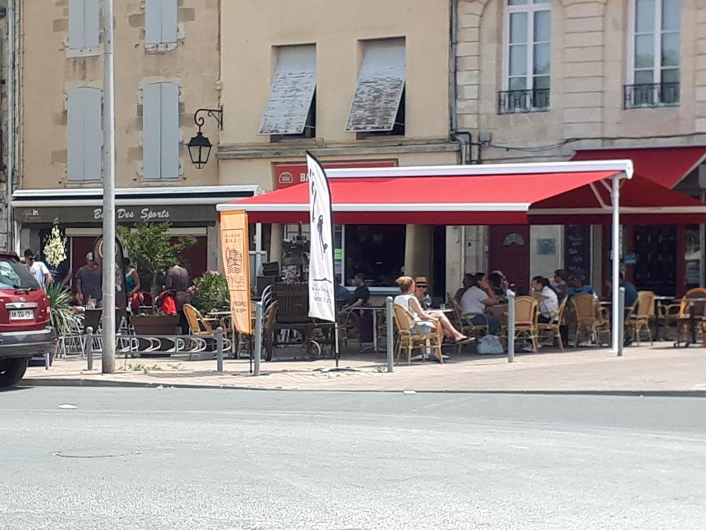 Entre Estuaire Et Citadelle Apartment Blaye Exterior photo